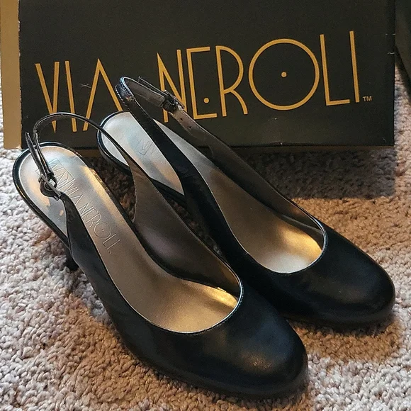 Via Neroli Deville slingback pumps. - Picture 1 of 3